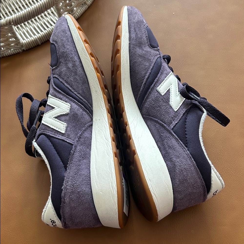New Balance 420 Purple Suede Sneakers Sz 8.5 - Picture 5 of 10